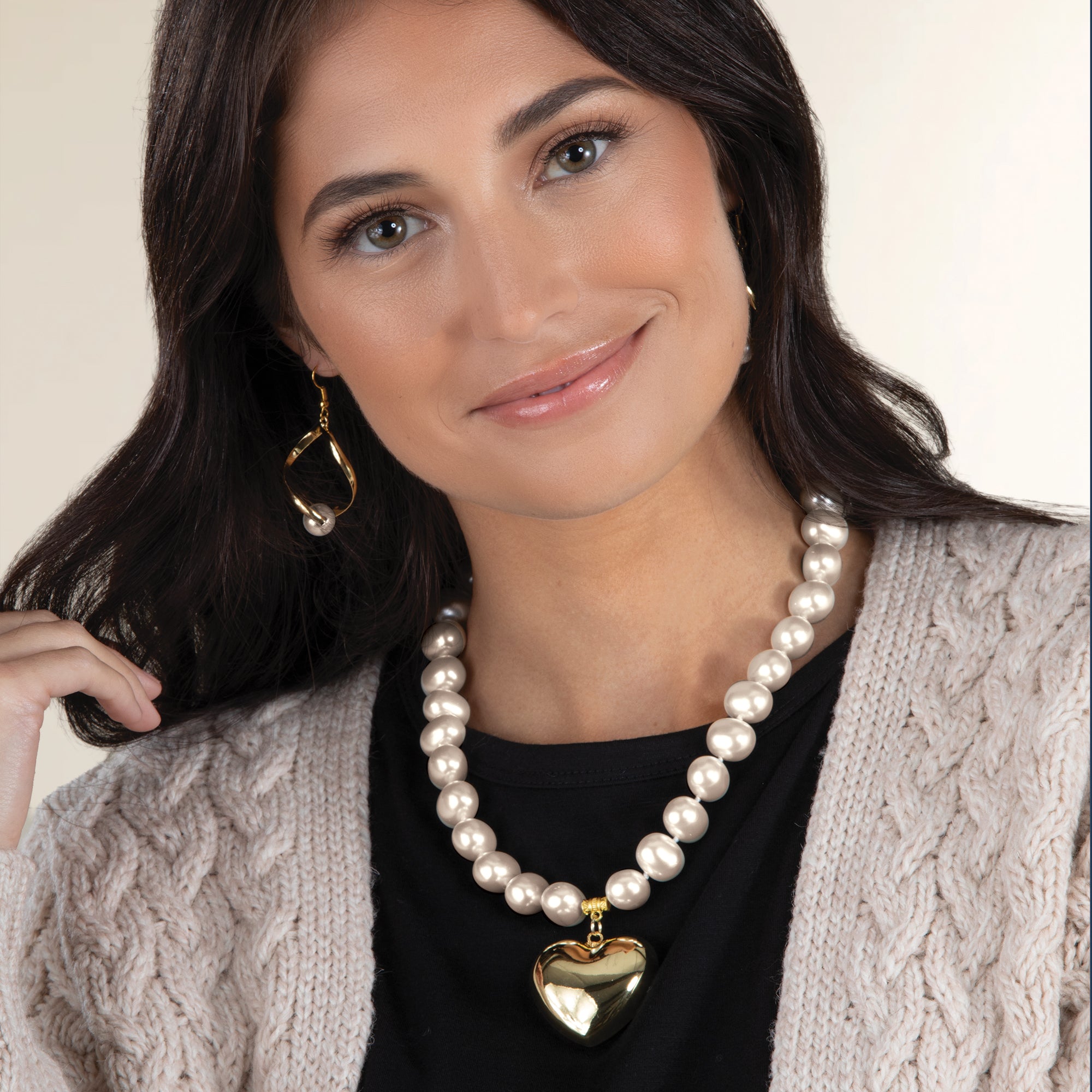 Heart's Desire Ivory Mother Of Pearl Necklace