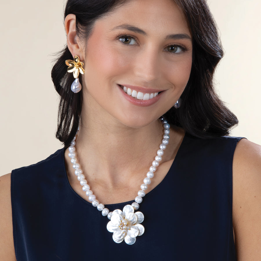 Sophisticated Shell Flower Statement Necklace (Preorder)