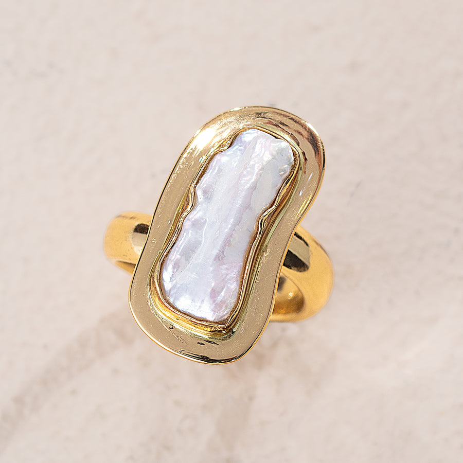 Brilliant Biwa Tall Ring
