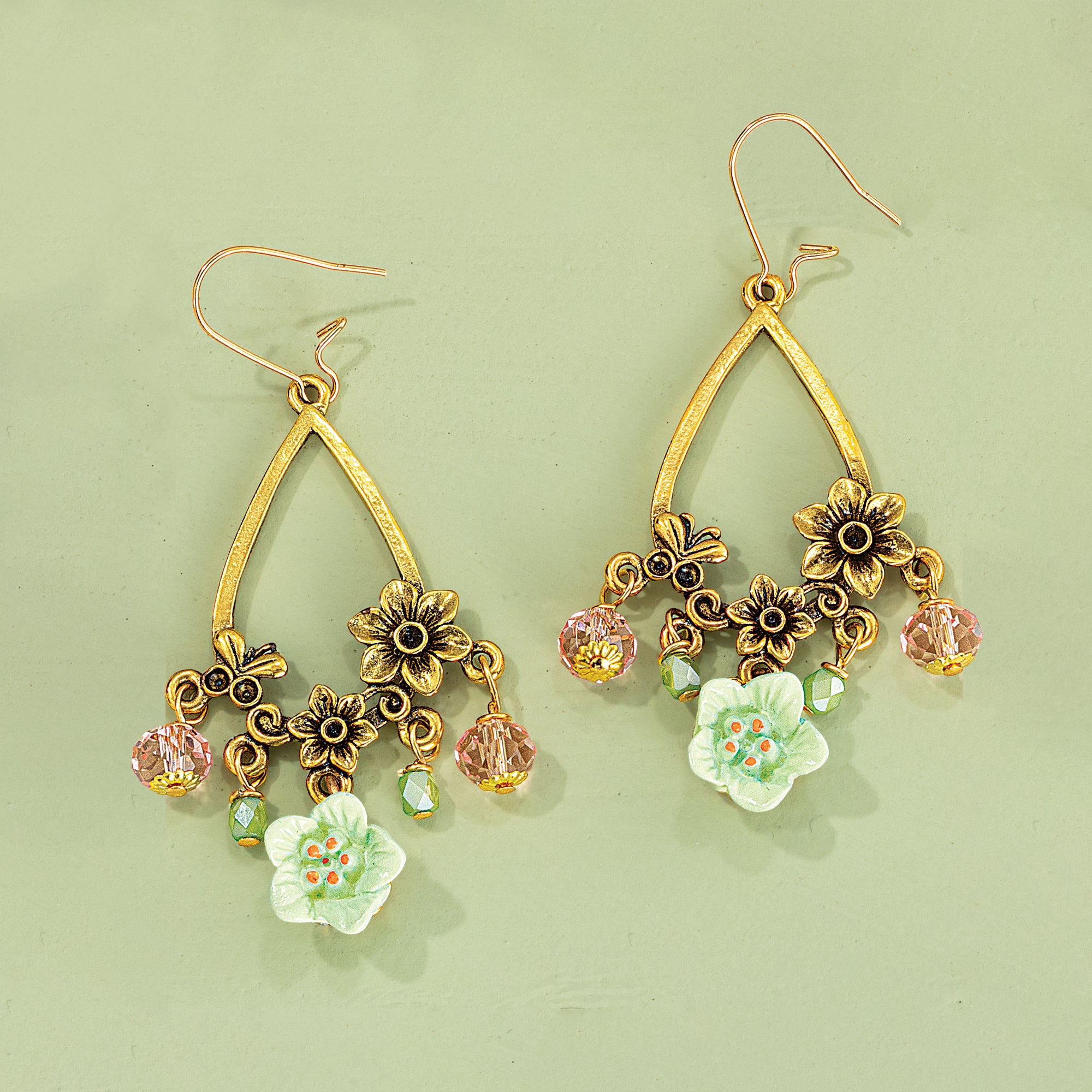 Retro & Rosy Vintage-Inspired Teardrop Earrings