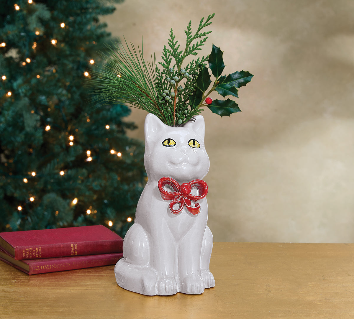 Whimsical in White Cat Vase (Preorder)