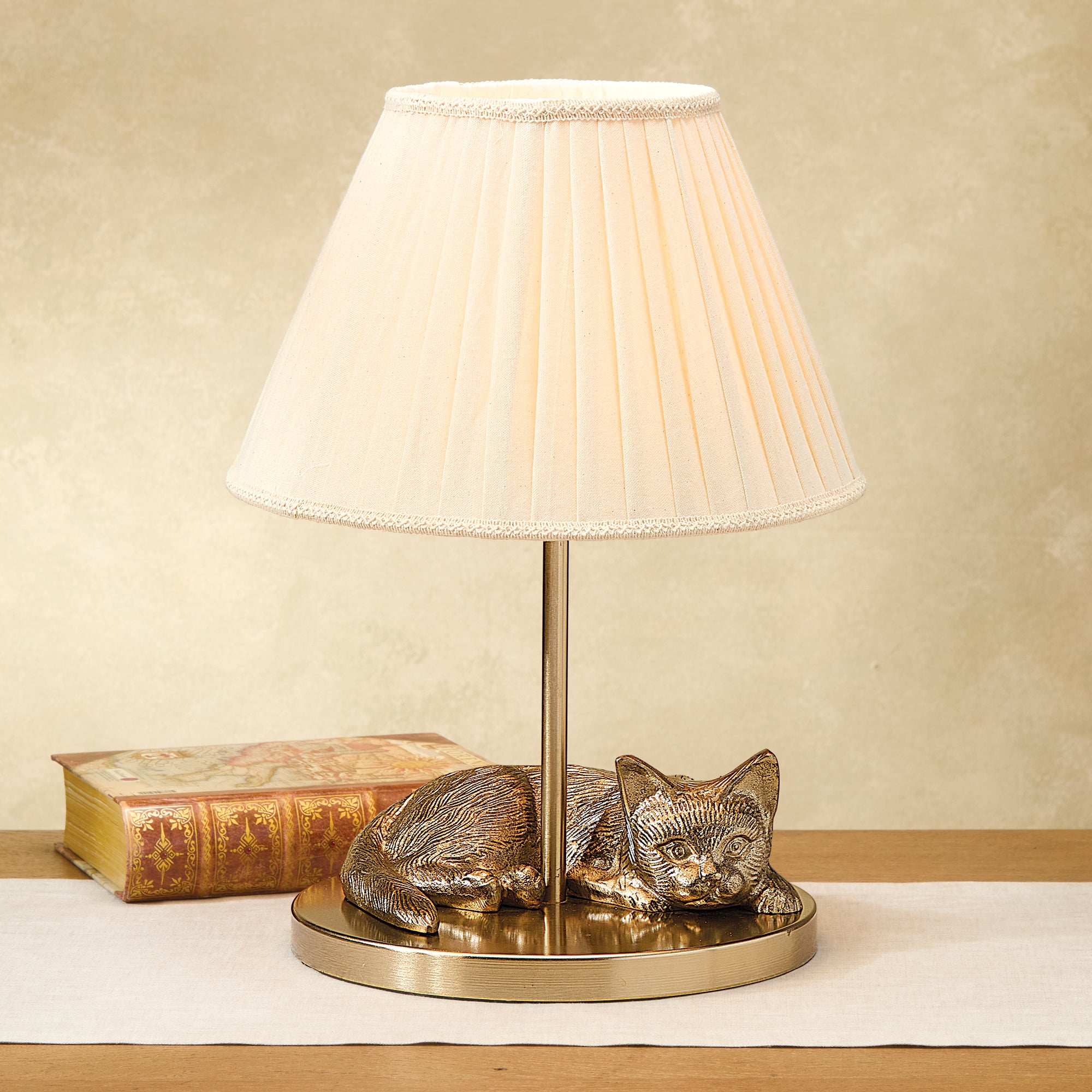 Sleepy Kitten Figurine Lamp (Preorder)