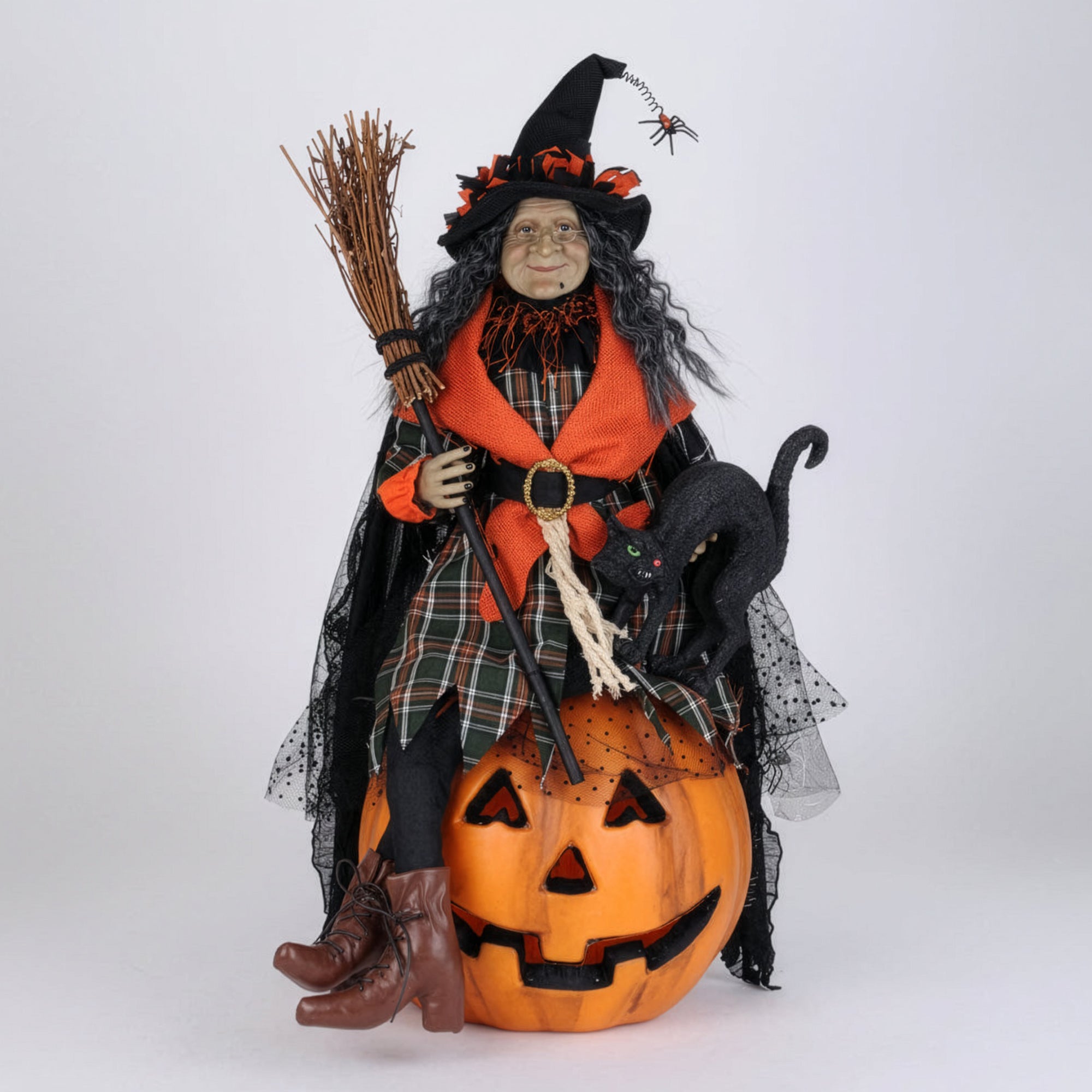 HA28-01 Lighted Ida Witch