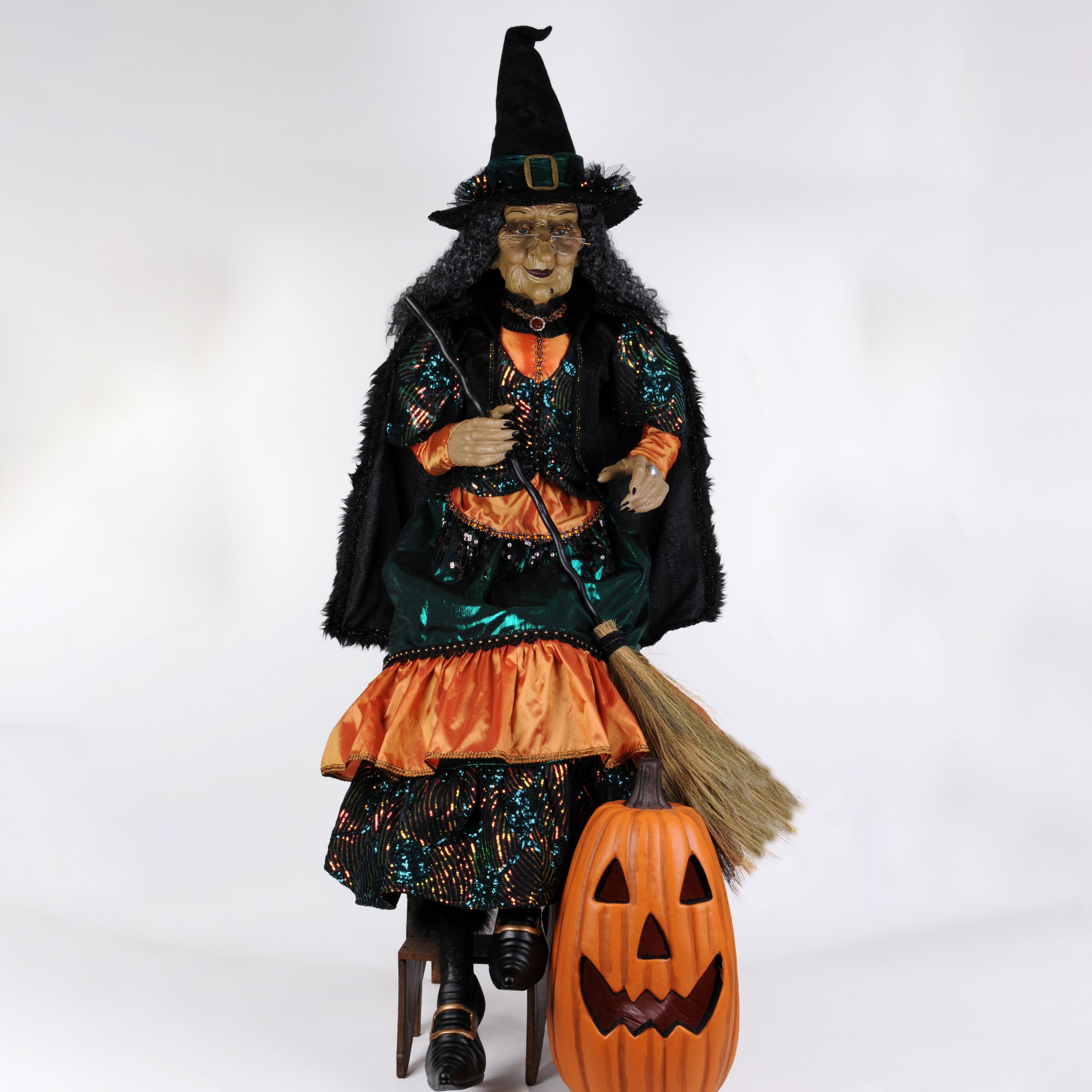 HA72-01 Sitting Witch w/ Lighted Pumpkin