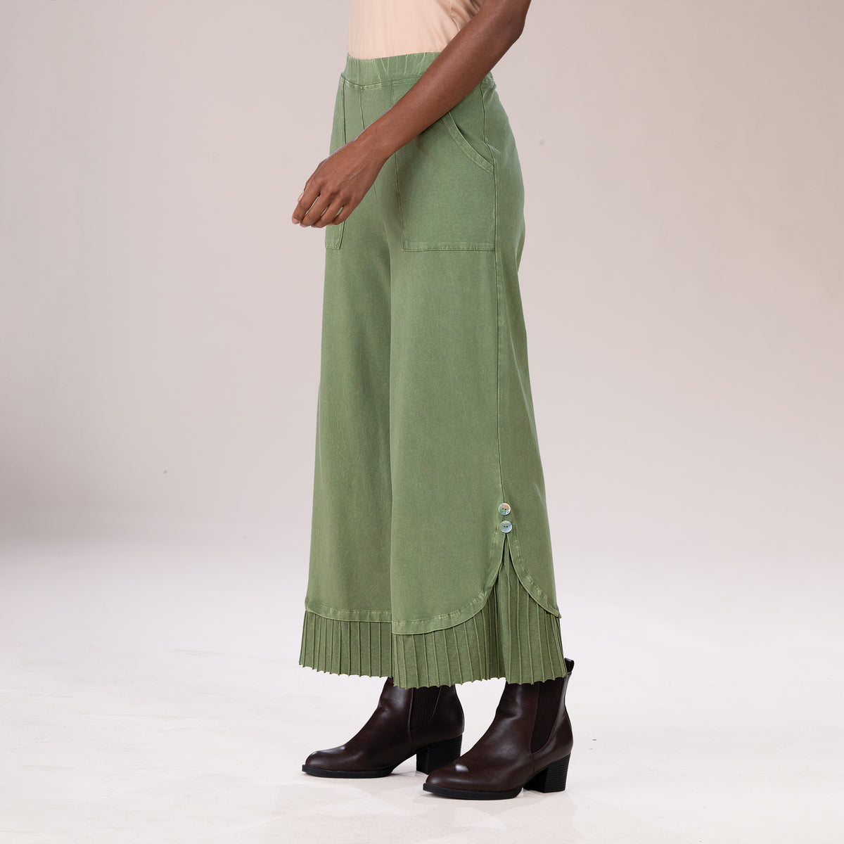 Wide-Leg Moss Pleated Pants