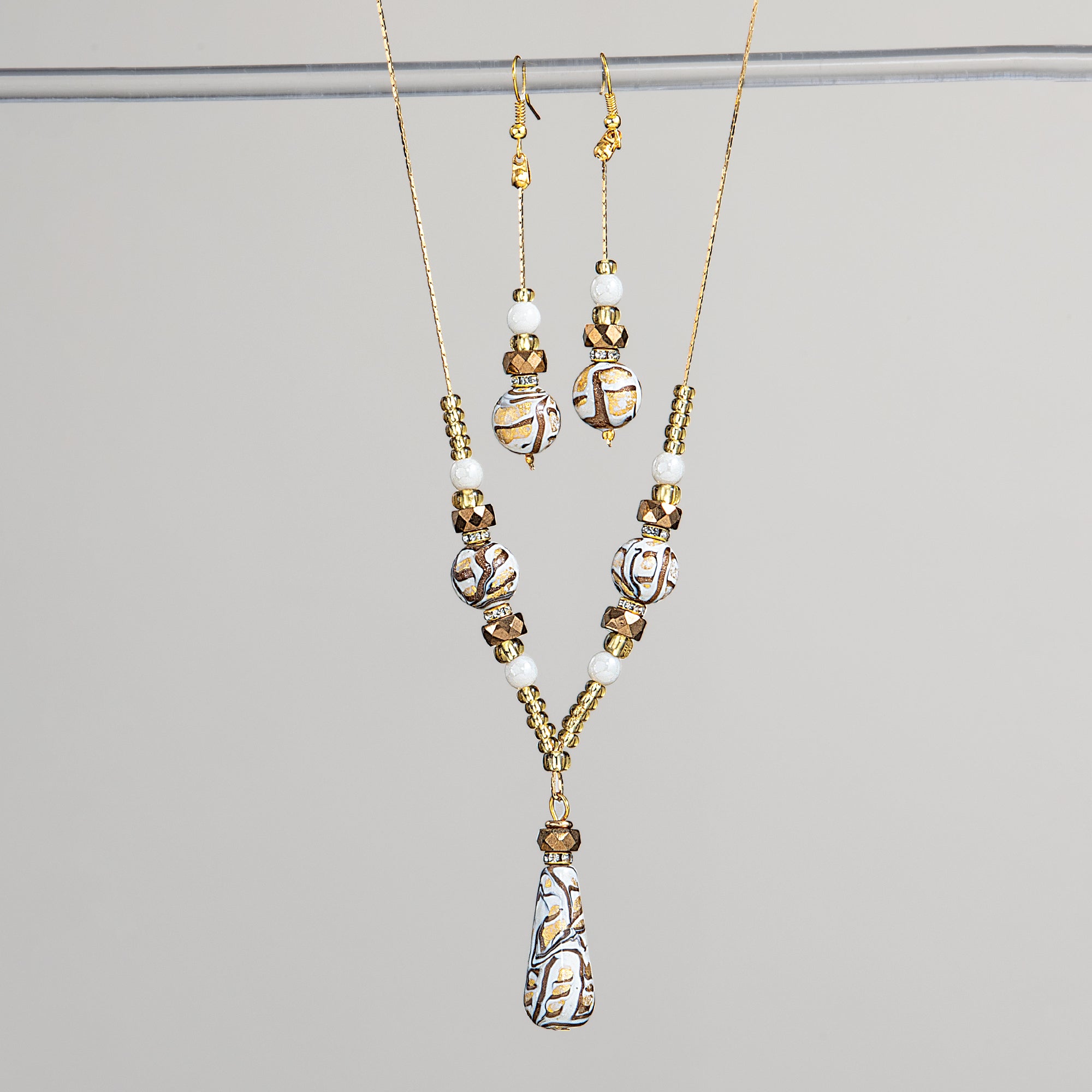 Murano Glass Ivory & Gold Swirled Pattern Necklace & Earrings Set