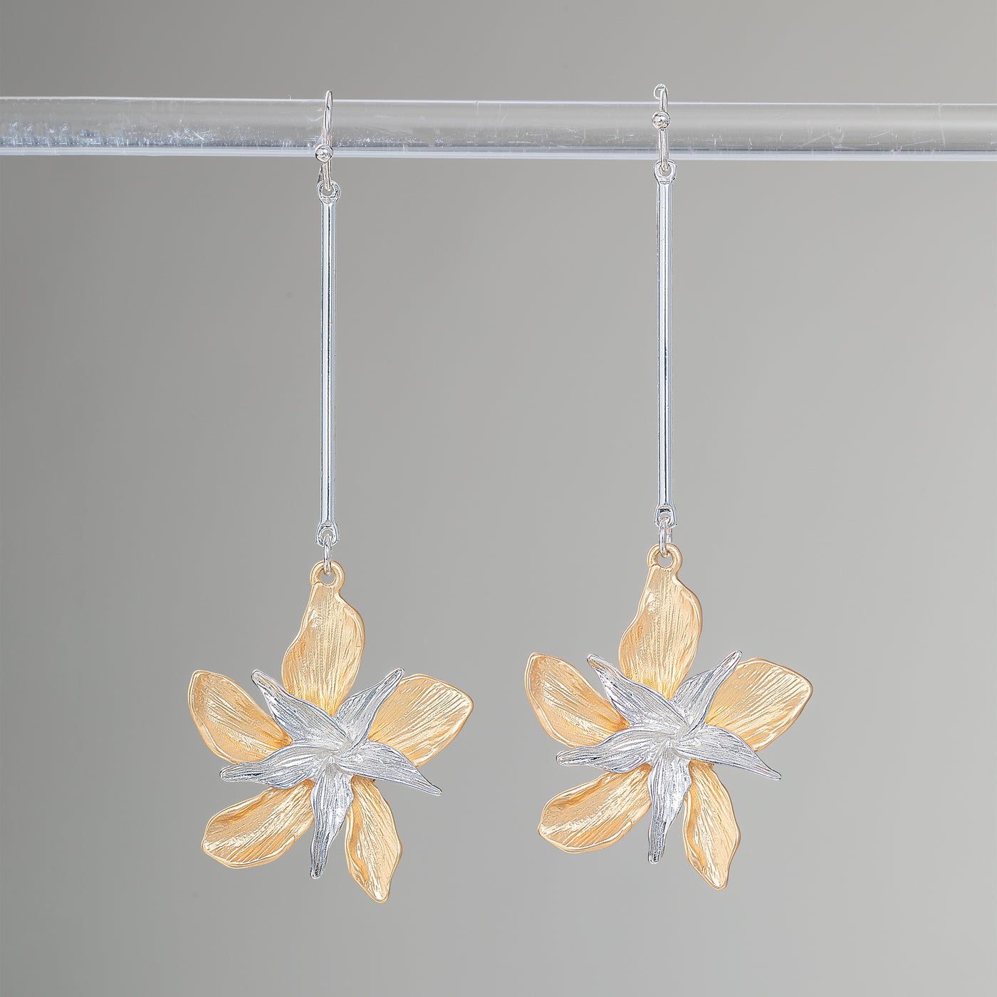 Precious Pentas Flower Earrings (Preorder)