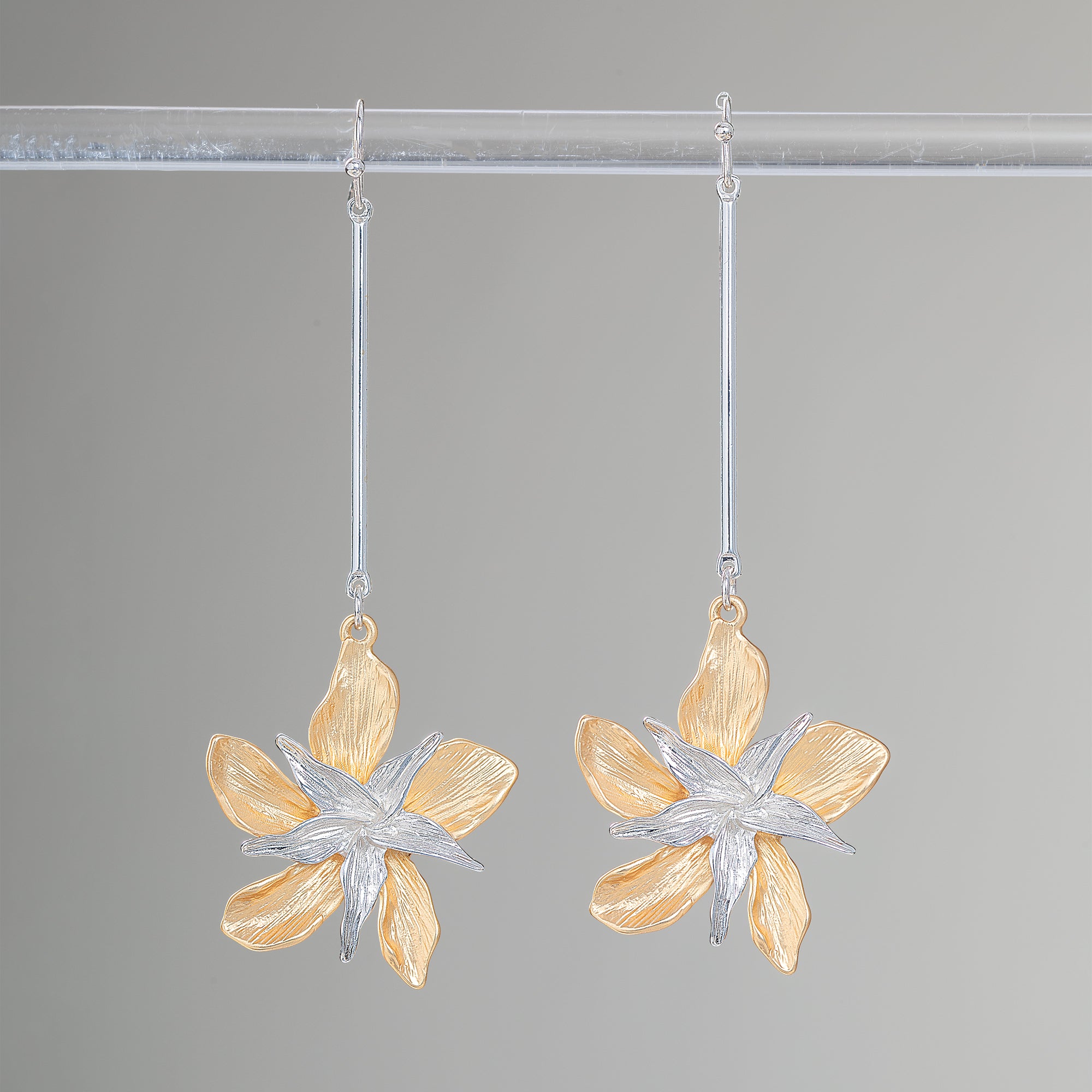 Precious Pentas Flower Earrings (Preorder)