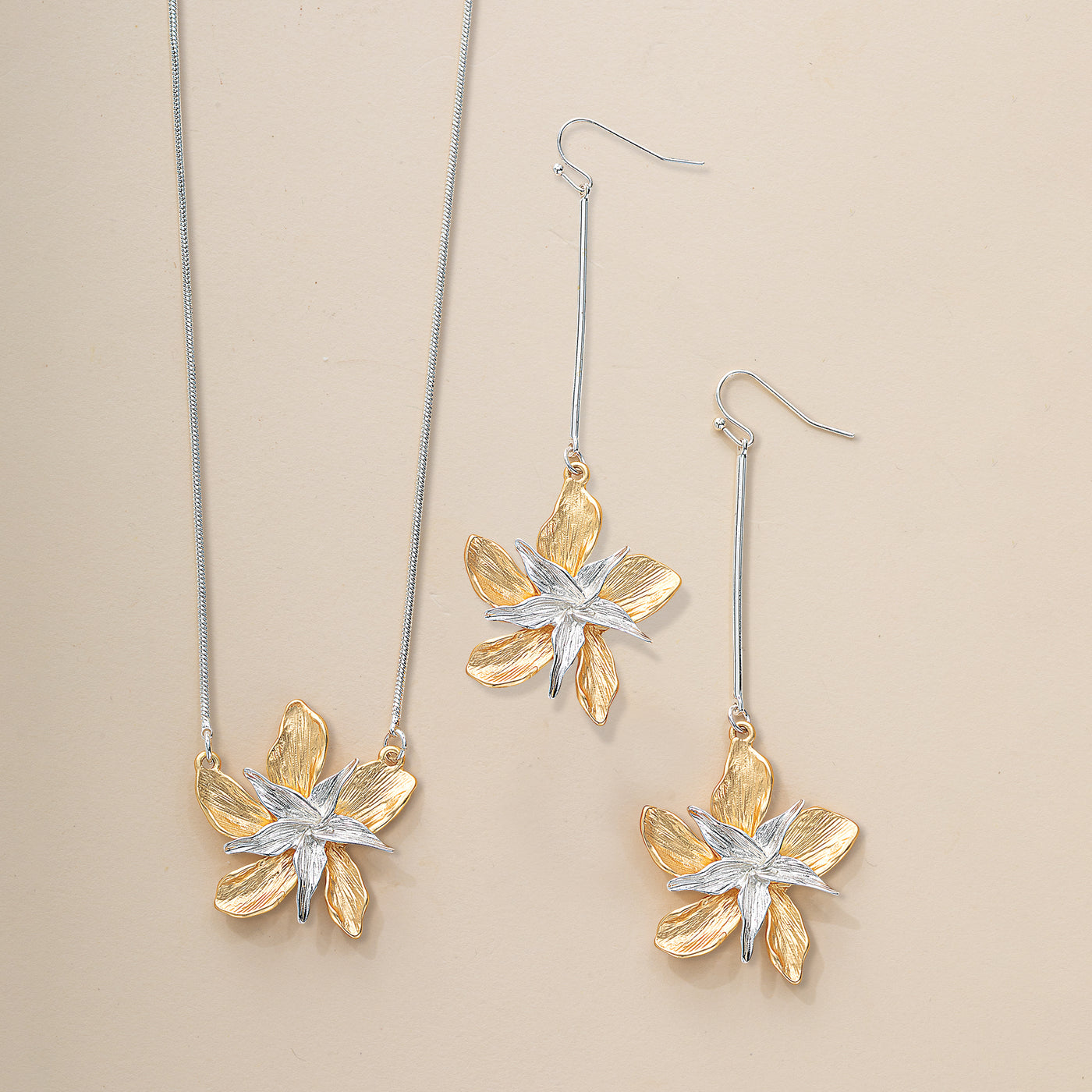 Precious Pentas Flower Earrings (Preorder)