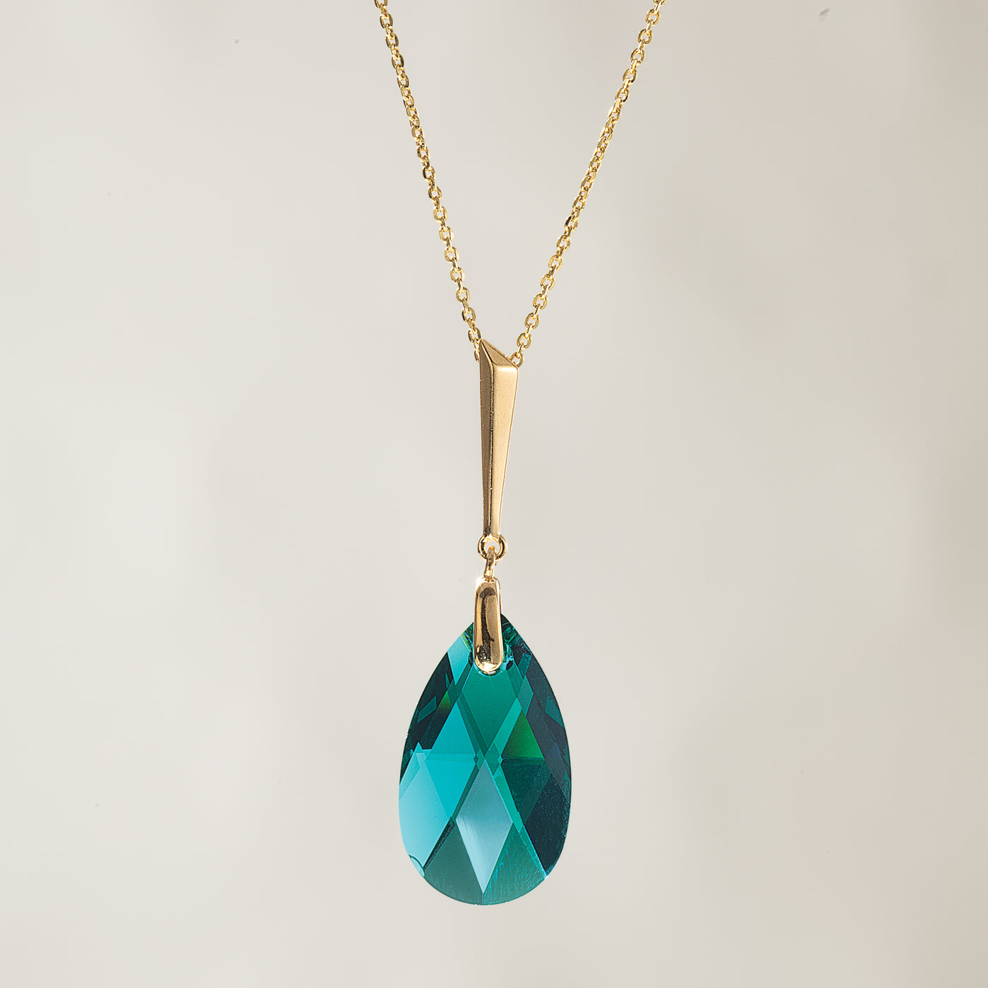 Emerald Brilliance Crystal Necklace