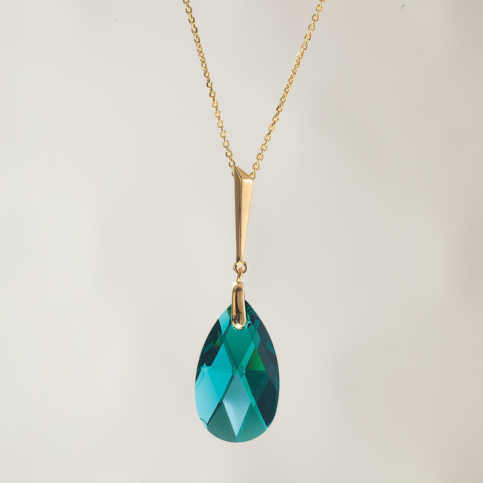 Emerald Brilliance Crystal Necklace