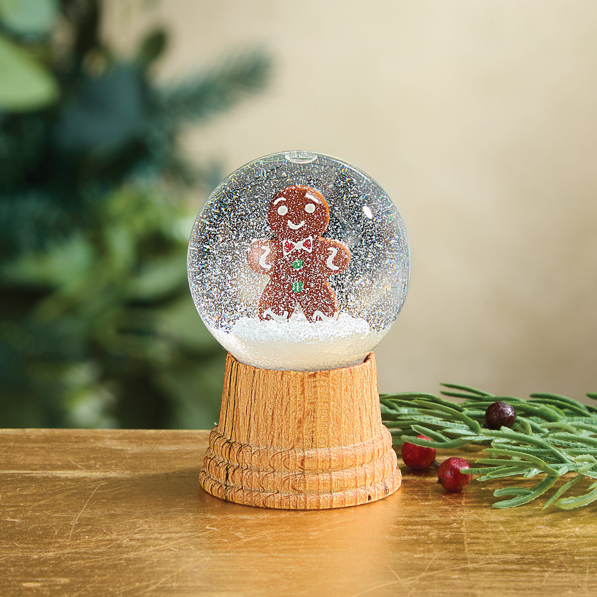 Gingerbread Man Snow Globe