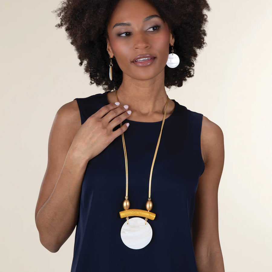 White & Gold Kabibi Shell Necklace & Earrings Set (Preorder)