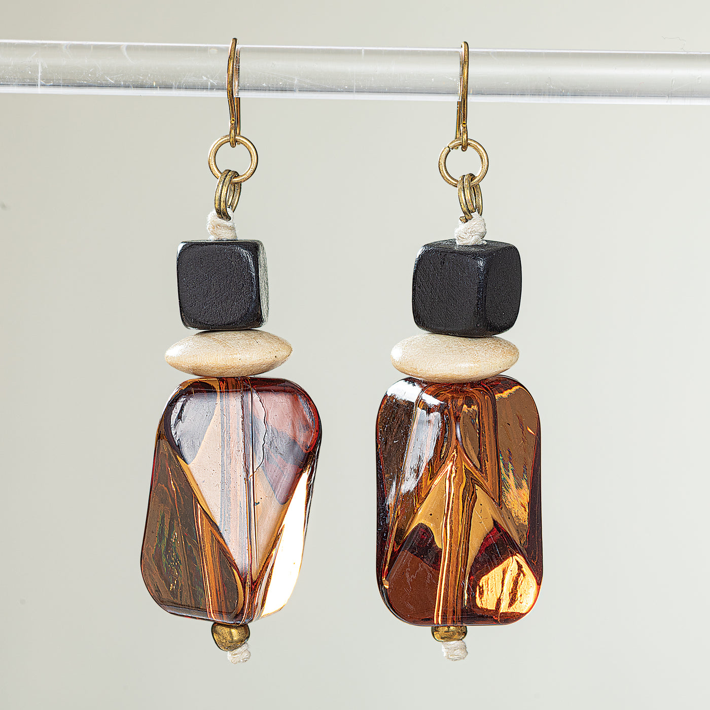 Kabibi Shell Necklace & Earrings Set