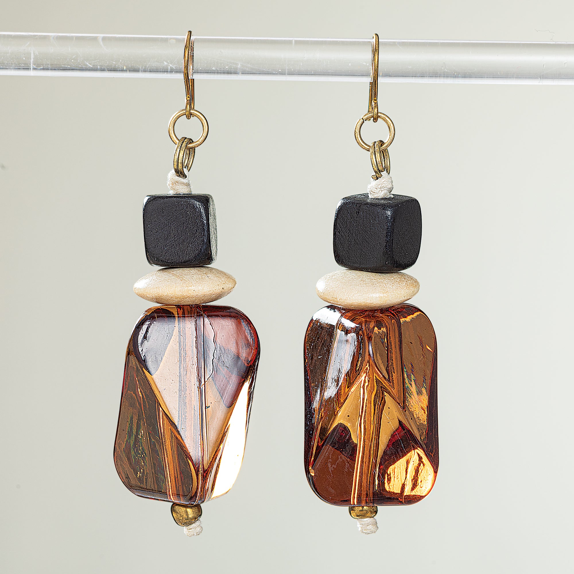 Kabibi Shell Necklace & Earrings Set
