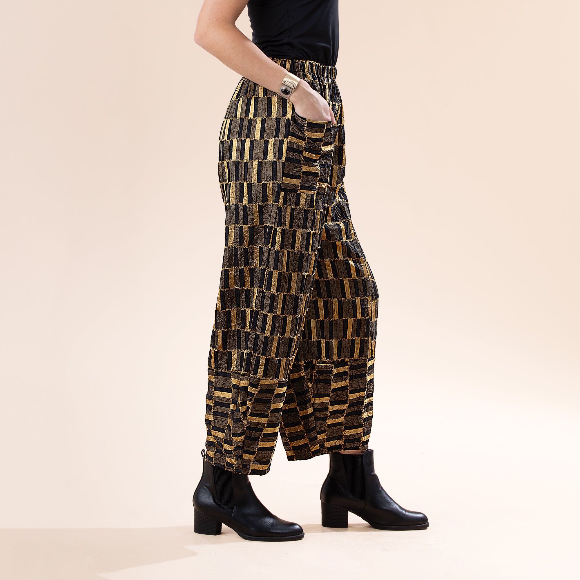 Crinkle Jacquard Harem Style Pants