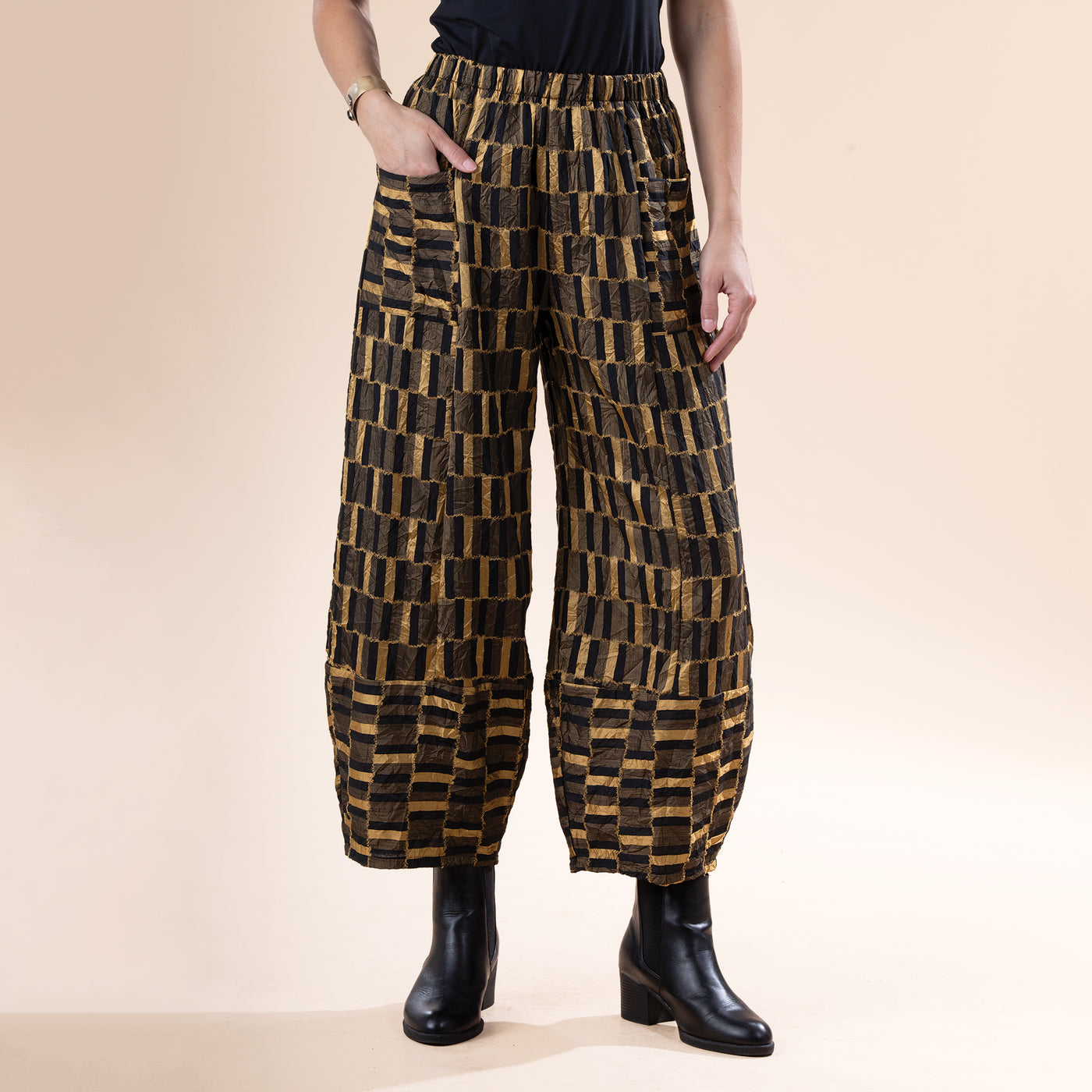 Crinkle Jacquard Harem Style Pants