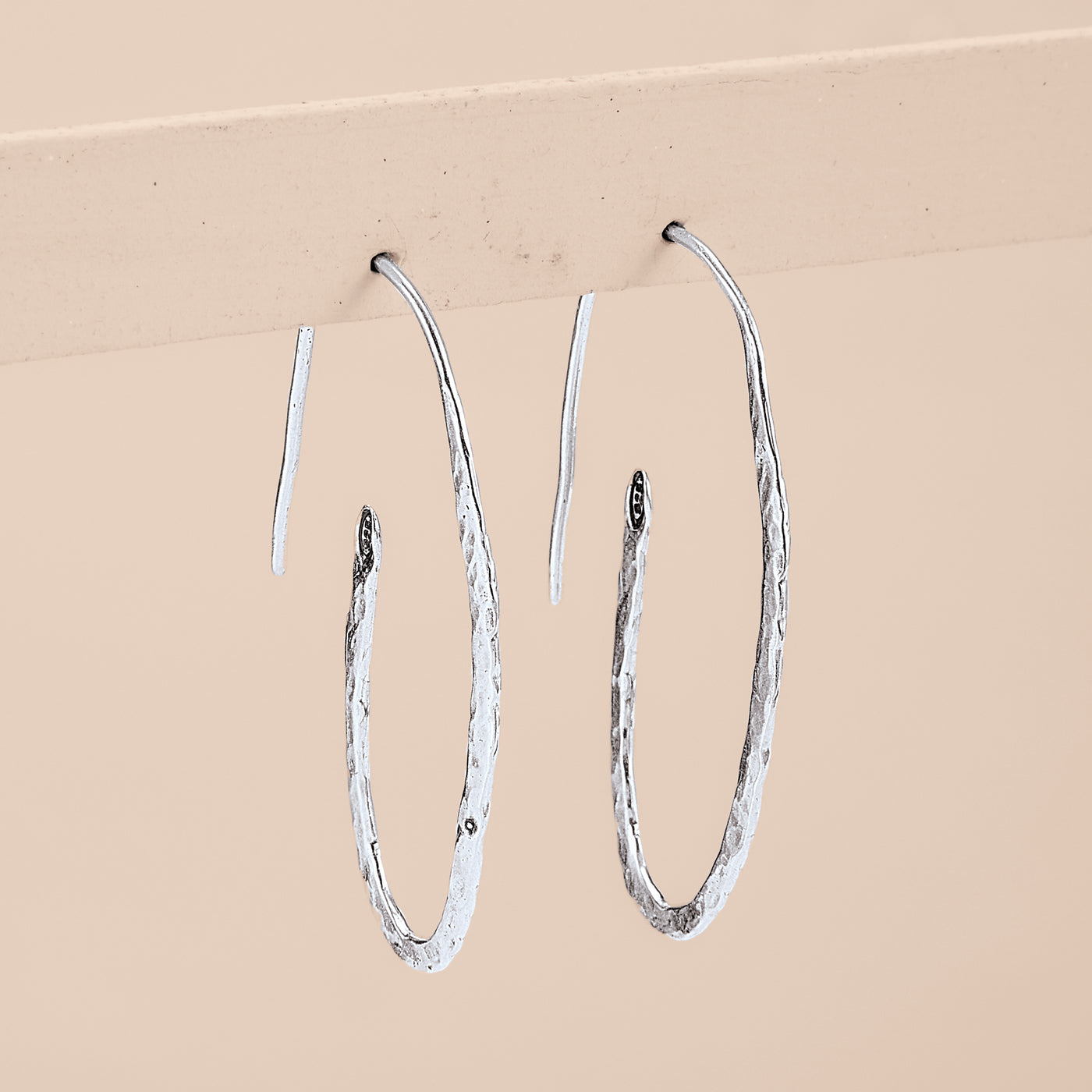 Sterling Silver Hammered Loop Earrings | Uno Alla Volta