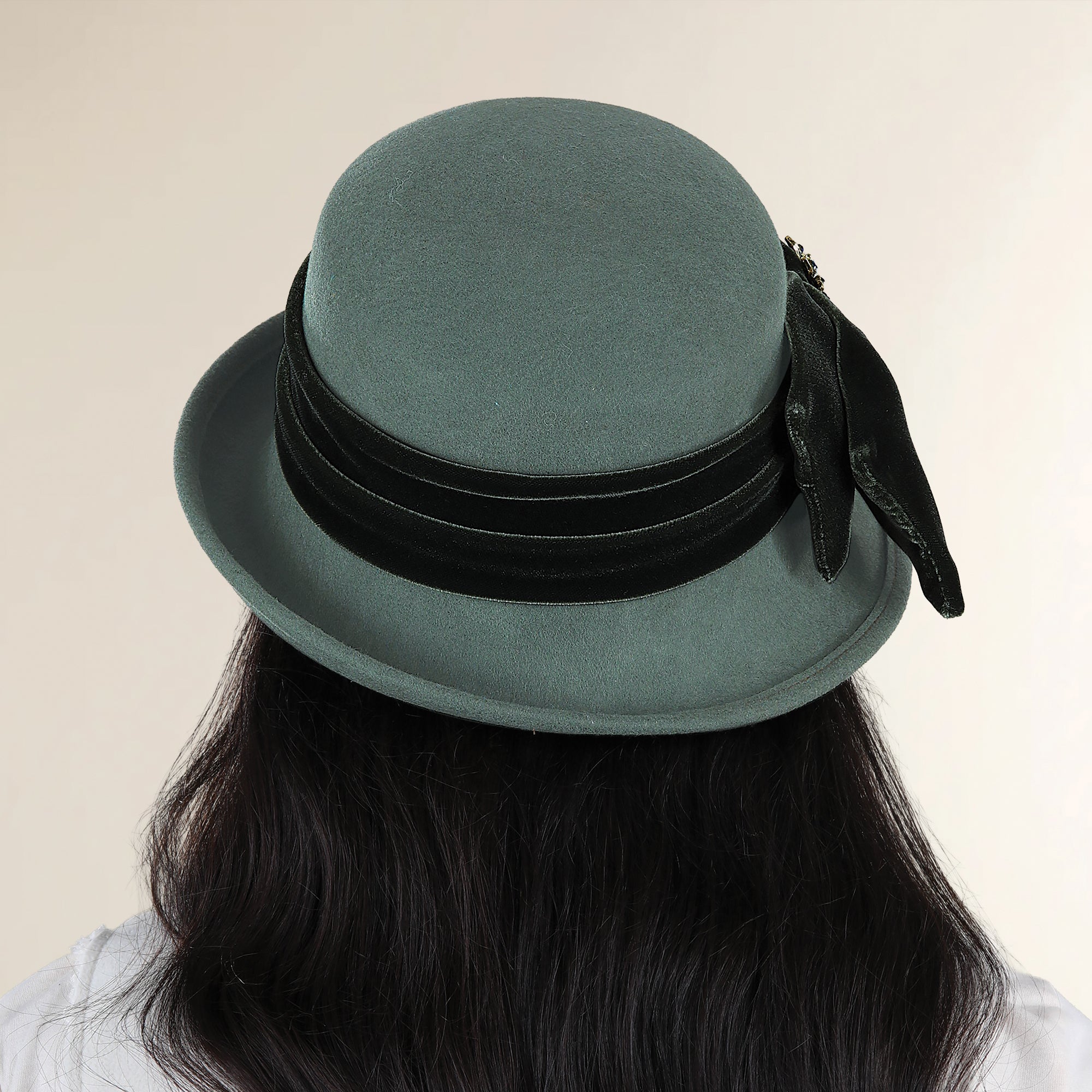 Glinda Velvet Bow Emerald Wool Cloche