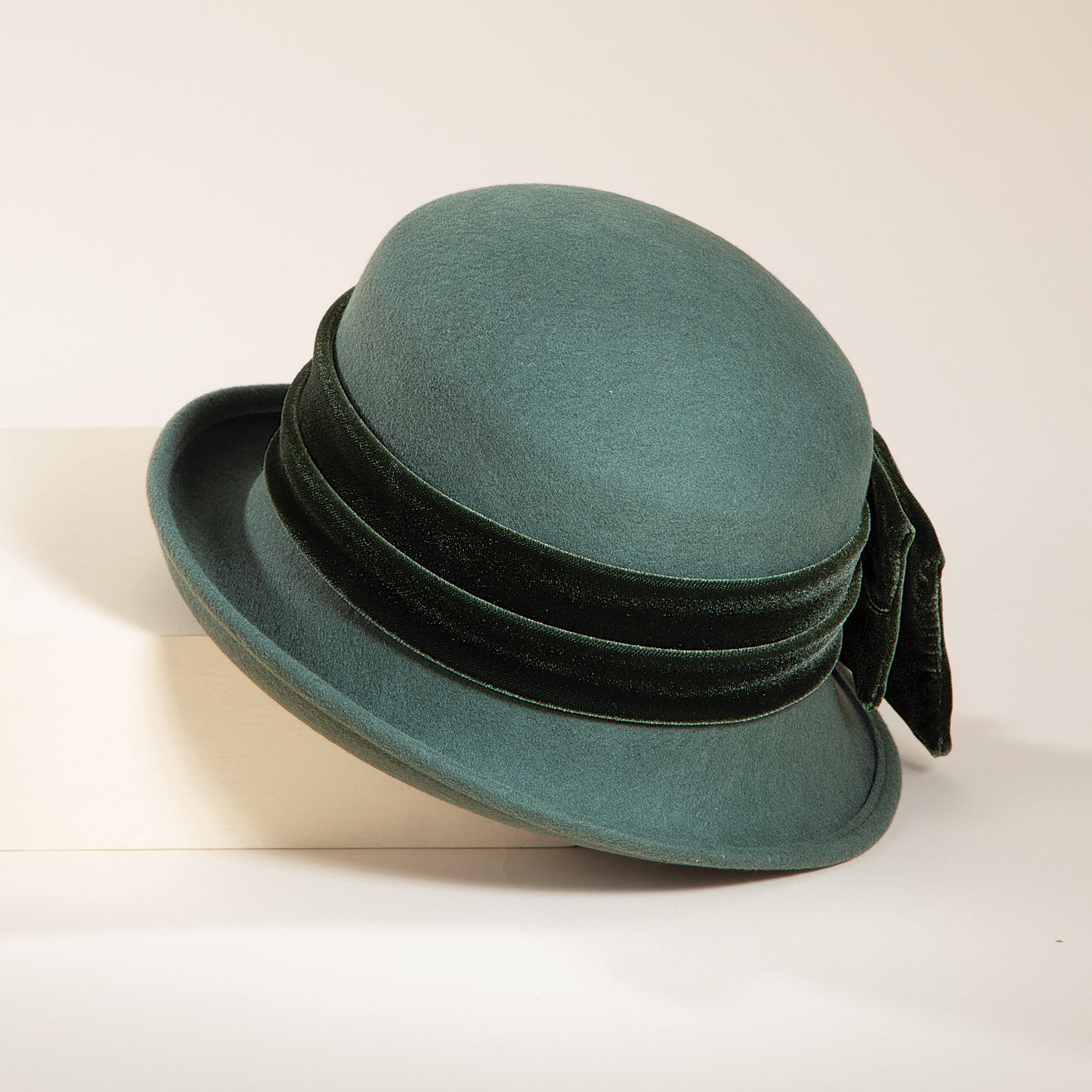 Glinda Velvet Bow Emerald Wool Cloche