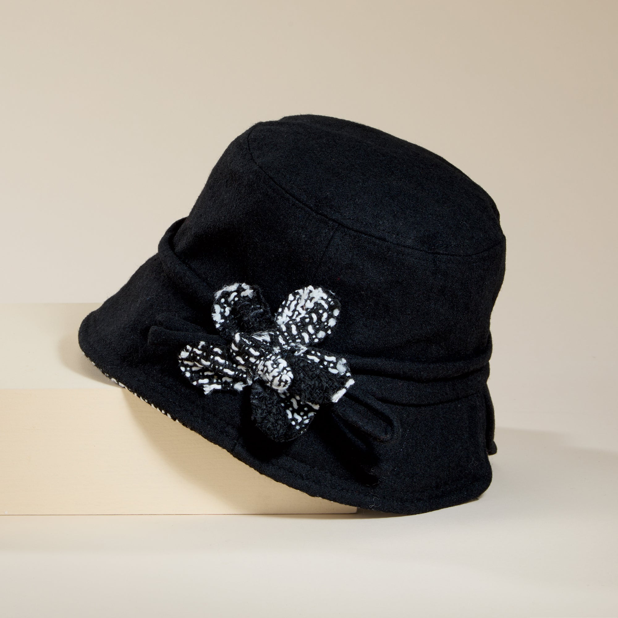 Bettina Peek-A-Boo Bucket Hat