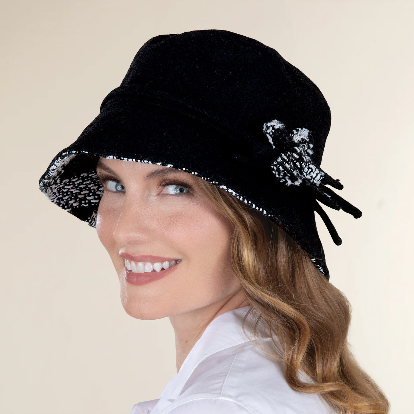 Bettina Peek-A-Boo Bucket Hat