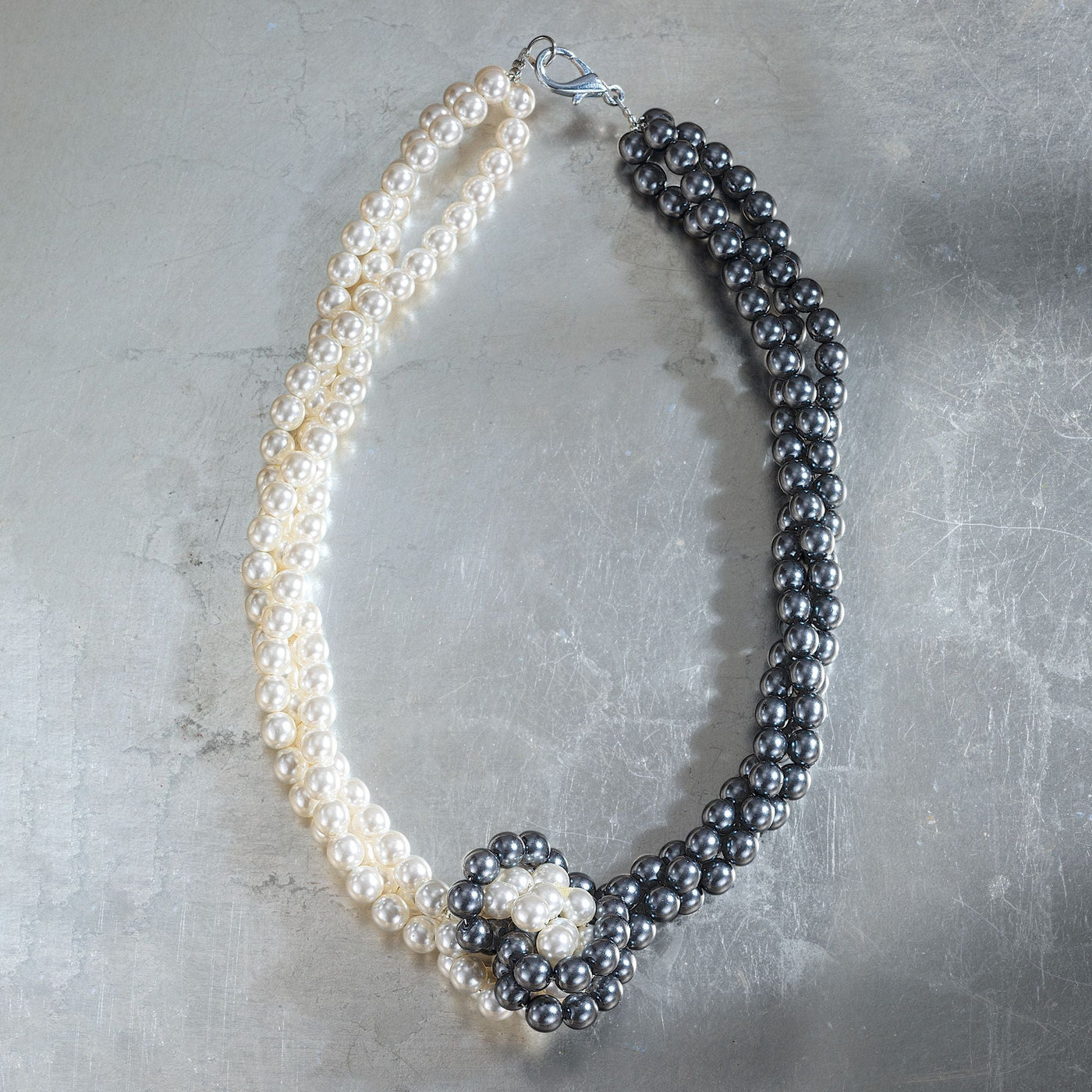 Opposites Attract Murano Glass Pearl Necklace | Uno Alla Volta